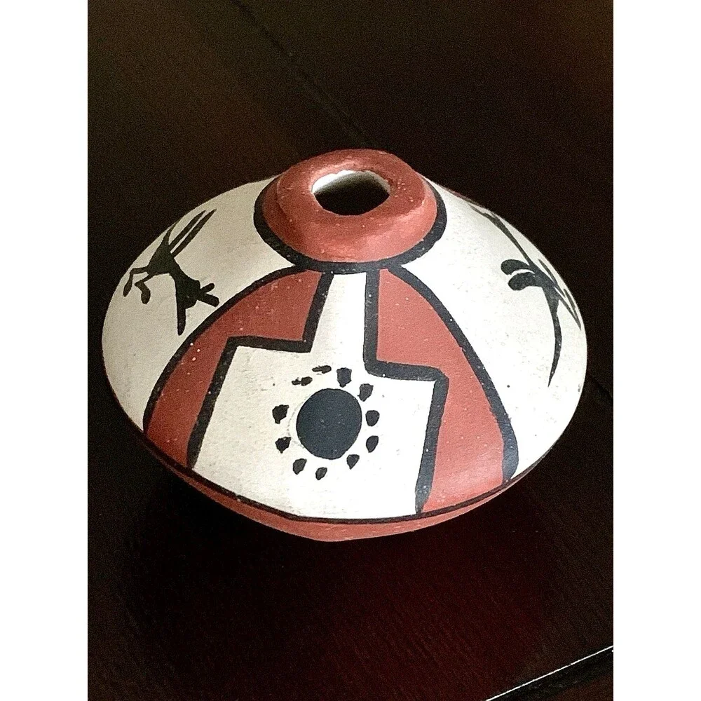 VINTAGE NATIVE AMERICAN SOUTHWEST MINIATURE ART POTTERY VESSEL HAND PAINTED CLAY